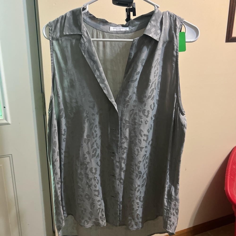 Equipment Silver-Gray Silk  Sleeveless Button-Down Shirt